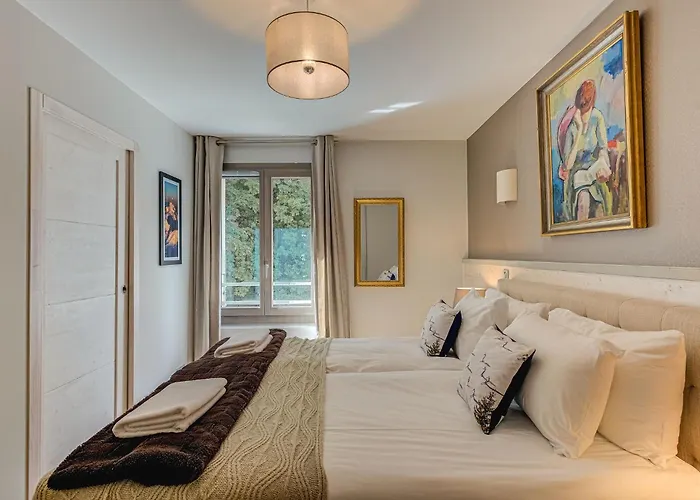 White Pearl A13 - Alpes Travel - שאמוני