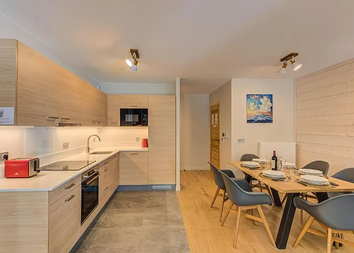 White Pearl A13 - Alpes Travel - שאמוני